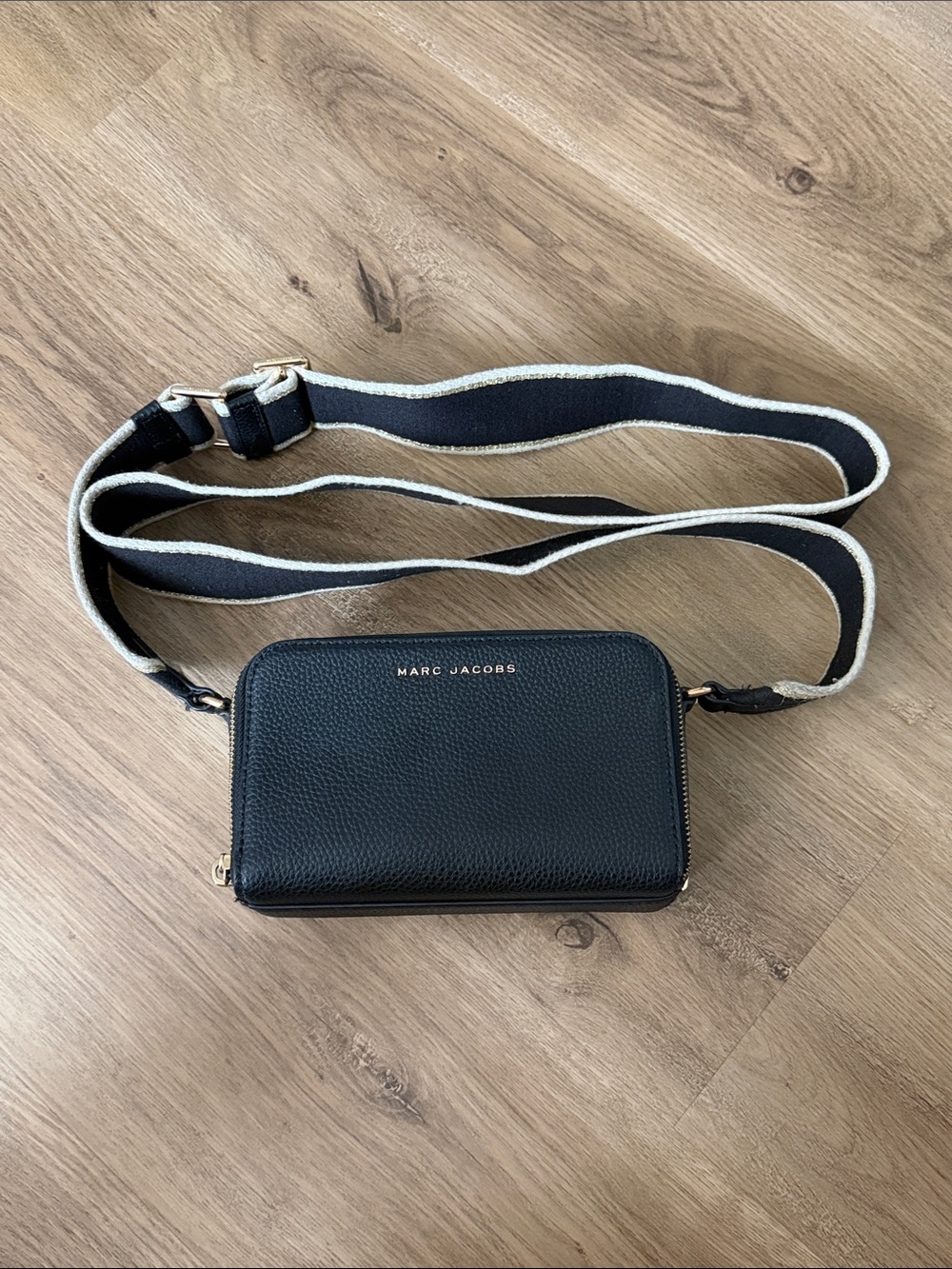 Marc Jacobs Black Pebbled Leather Crossbody Bag with Contrast Strap